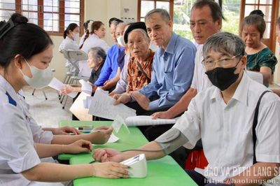 Kỳ Lừa: Hơn 100 người cao tuổi được khám sức khỏe miễn phí