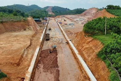 Đẩy nhanh tiến độ Dự án đường trục chính Cụm Công nghiệp Phú Thịnh