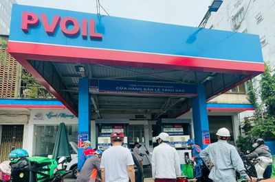 Giá xăng hôm nay chiều 25/6/2026 đồng loạt giảm mạnh, dầu thô lao dốc