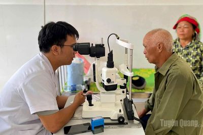 Nhiều người dân được khám, sàng lọc bệnh miễn phí