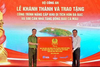Cà Mau: Khánh thành nâng cấp khu di tích Hòn Đá Bạc, bàn giao 500 căn nhà cho hộ khó khăn
