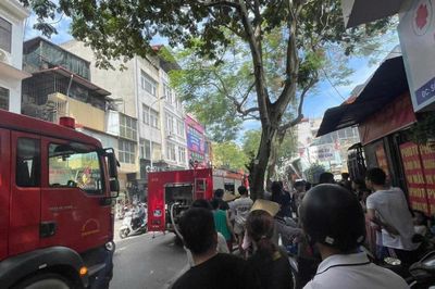 Hà Nội: Khống chế thành công đám cháy do nổ bình gas ở phố Đội Cấn