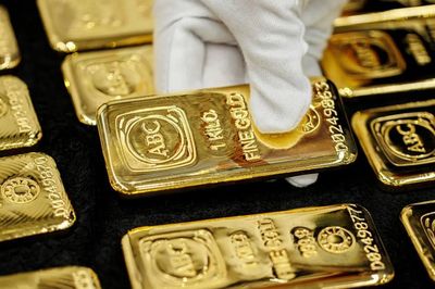 Giá vàng thế giới tiếp tục lao dốc, mất mốc 4.000 USD/oz