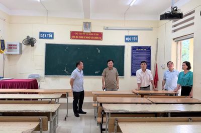 Kiểm tra công tác chuẩn bị kỳ thi tuyển sinh lớp 10 tại Trường THPT Canh Tân