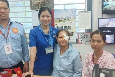 Đánh rơi túi vàng khi điều trị tại bệnh viện, người phụ nữ nhận kết quả không ngờ