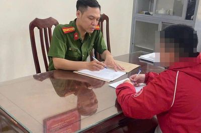 Công an thông tin mới vụ nữ khách bị shipper kéo tóc, đánh trên vỉa hè