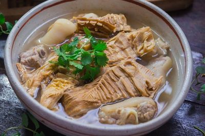 Ngâm măng khô đừng chỉ dùng nước lã: Nên dùng thứ nước này giúp măng mềm nhanh, sáng màu