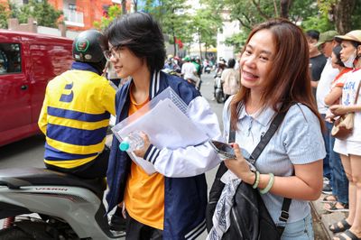Học sinh trúng tuyển lớp 10 Hà Nội phải xác nhận nhập học từ hôm nay 25/6