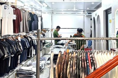 Ham lợi nhuận cao, chủ cửa hàng bán gần 1.500 sản phẩm giả thương hiệu nổi tiếng