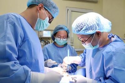 Ứng dụng công nghệ định vị không dây trong 'truy tìm', xử lý ung thư vú giai đoạn sớm
