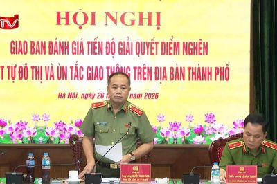 Hà Nội quyết liệt xử lý điểm nghẽn trật tự đô thị, ùn tắc giao thông
