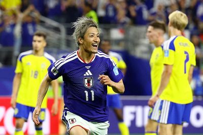 Nhật Bản, Thụy Điển dắt tay nhau vào vòng 32 đội World Cup