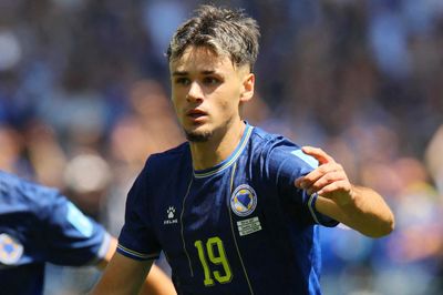 Cầu thủ trẻ nhất lịch sử ghi bàn ngoài vòng cấm ở World Cup là ai