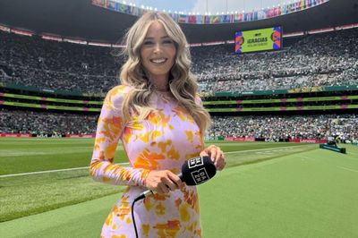 Vợ Karius gây sốt khi làm MC World Cup
