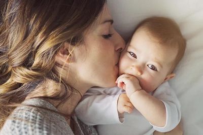Chăm trẻ sơ sinh: 3 điều tuyệt đối không làm để tránh gây hại cho con