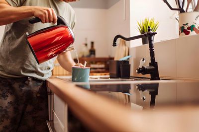 Sai lầm siêu tốn điện với ấm đun nước siêu tốc
