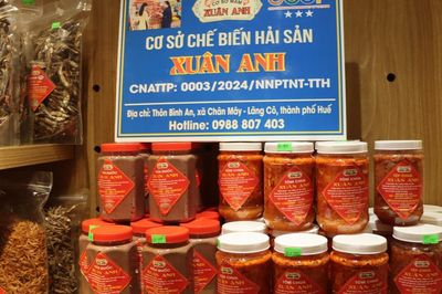 Thưởng thức đặc sản Huế tại phố hiệu Tràng Tiền