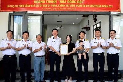 Hỗ trợ xây dựng nhà cho quân nhân có hoàn cảnh khó khăn ở Vùng 5 Hải quân