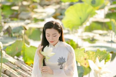 'Sao Mai' Huyền Trang ra mắt MV mới, tôn vinh vẻ đẹp phụ nữ Việt