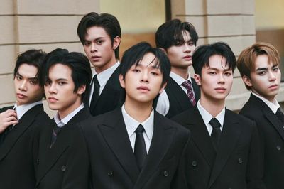Nhóm nhạc tân binh 'khủng long' từ chương trình âm nhạc 'sống còn' chính thức ra album đầu tư có gì 'hot'?