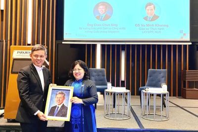 Tiếp thu kinh nghiệm quản trị hiện đại từ Singapore