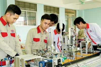 Giải bài toán thất nghiệp thanh niên qua đào tạo song hành thực học, thực nghiệp