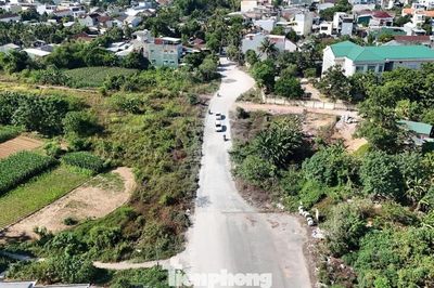 Đoạn đường gần 900 m nhưng thi công dang dở suốt một thập kỷ qua