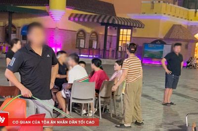 Nghệ An: Xác minh clip người đàn ông xịt nước vào quán bên cạnh