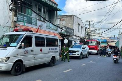 Nỗ lực phá khóa, dập lửa vẫn không kịp cứu nữ chủ quán cà phê ở TPHCM
