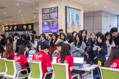 Những thí sinh đầu tiên trúng tuyển vào Đại học Kinh tế Quốc dân năm 2026