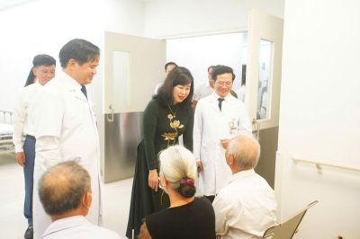 Gần 1.500 người thăm khám tại Bệnh viện Bạch Mai cơ sở Ninh Bình trong ngày khai trương