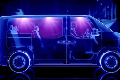 Đèn trần ô tô Hyundai diệt vi khuẩn viêm phổi với công nghệ tia cực tím