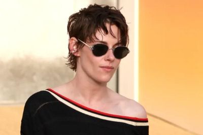 Kristen Stewart gây tranh cãi với cách phối váy cùng quần short