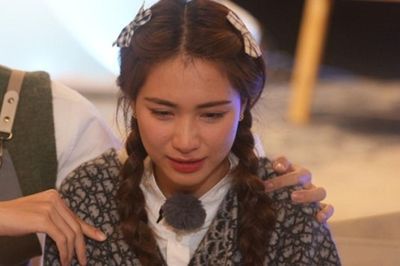Niềm vui chưa trọn vẹn với ca sĩ Hòa Minzy