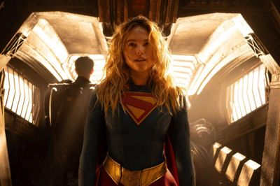 Supergirl gây tranh luận, bị chấm điểm thấp trên Rotten Tomatoes