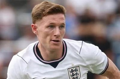 Man City chi 130 triệu bảng cho Elliot Anderson, Arsenal quyết tâm sở hữu Bruno Guimaraes
