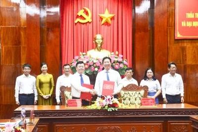 Đồng Tháp và Đại học Kinh tế Thành phố Hồ Chí Minh thúc đẩy hợp tác phát triển