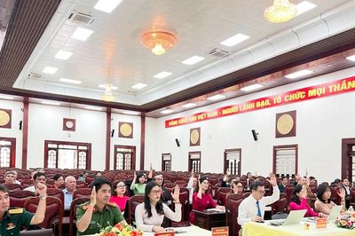 Phường Diên Hồng thông qua nghị quyết sắp xếp, tổ chức lại thôn, tổ dân phố