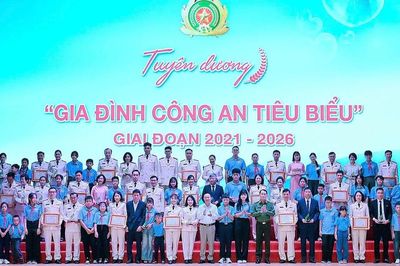 Tuyên dương 58 gia đình Công an tiêu biểu giai đoạn 2021-2026