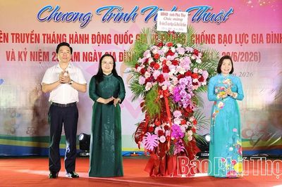 Chương trình nghệ thuật chào mừng kỷ niệm 25 năm Ngày gia đình Việt Nam
