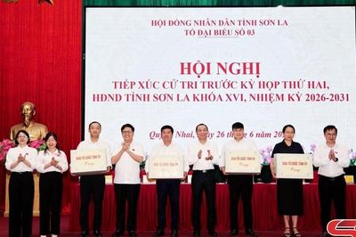 Tổ đại biểu HĐND tỉnh tiếp xúc cử tri trước Kỳ họp thứ hai tại xã Quỳnh Nhai