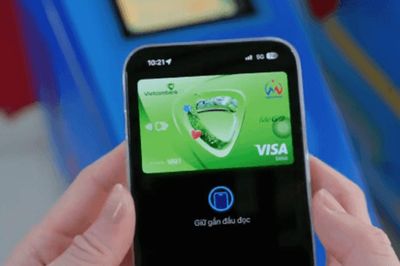 Thẻ MeGO phi vật lý: Chạm điện thoại là lên tàu - câu chuyện của những người trẻ chọn Metro