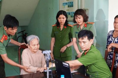 Những câu chuyện xúc động trong hành trình giám định ADN tìm mộ liệt sĩ