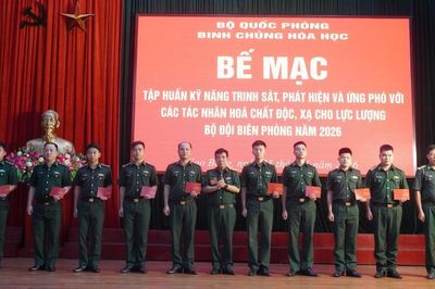 Tập huấn kỹ năng trinh sát, phát hiện và ứng phó với các tác nhân hóa học, chất độc, phóng xạ cho lực lượng biên phòng