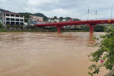 Lũ trên sông Bằng Giang tiếp tục tăng nhanh
