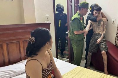 Chiếc ba lô của người đàn ông 35 tuổi khiến công an lần ra vụ việc 'động trời' trong nhà nghỉ
