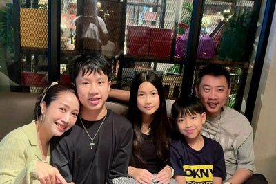 Cô gái từng đỗ 2 thủ khoa và cú rẽ bất ngờ thành nghệ sĩ nổi tiếng Việt Nam, cuộc sống giờ ra sao?