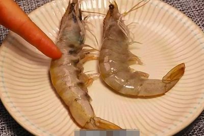 Đi chợ mua tôm nên chọn con cong hay con thẳng thì ngon hơn?