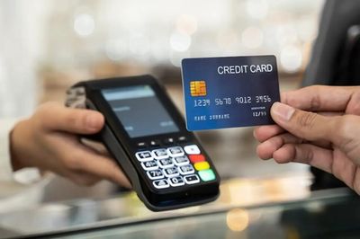 Dùng thẻ tín dụng đúng cách: 4 nguyên tắc giúp bạn hưởng lợi mà không lo nợ nần