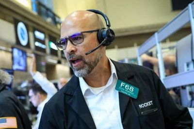 Nasdaq futures lao dốc, làn sóng bán tháo công nghệ phủ khắp toàn cầu